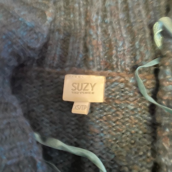 Comfy Suzy Shier Sweater - Picture 3 of 5